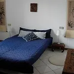 Alojamento de Acomodação e Pequeno-almoço Nautilus Puegnago