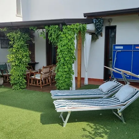 Nautilus Bed & Breakfast 4*